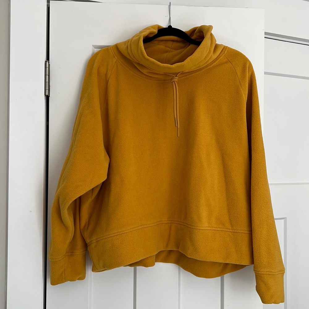 YELLOW FLEECE SWEATSHIRT